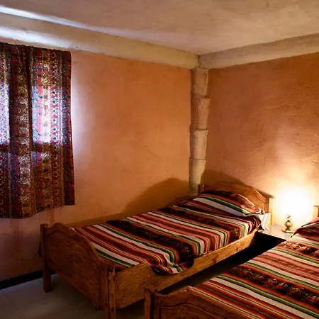 Casa Campo, Entre Jaca Y Anso Biniés